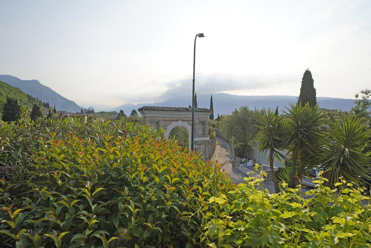 Villa Bouganville Toscolano Maderno Exterior foto